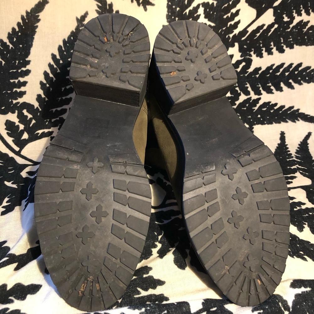 Madewell Olive Carina Platform Chelsea Boot - Picture 8 of 8